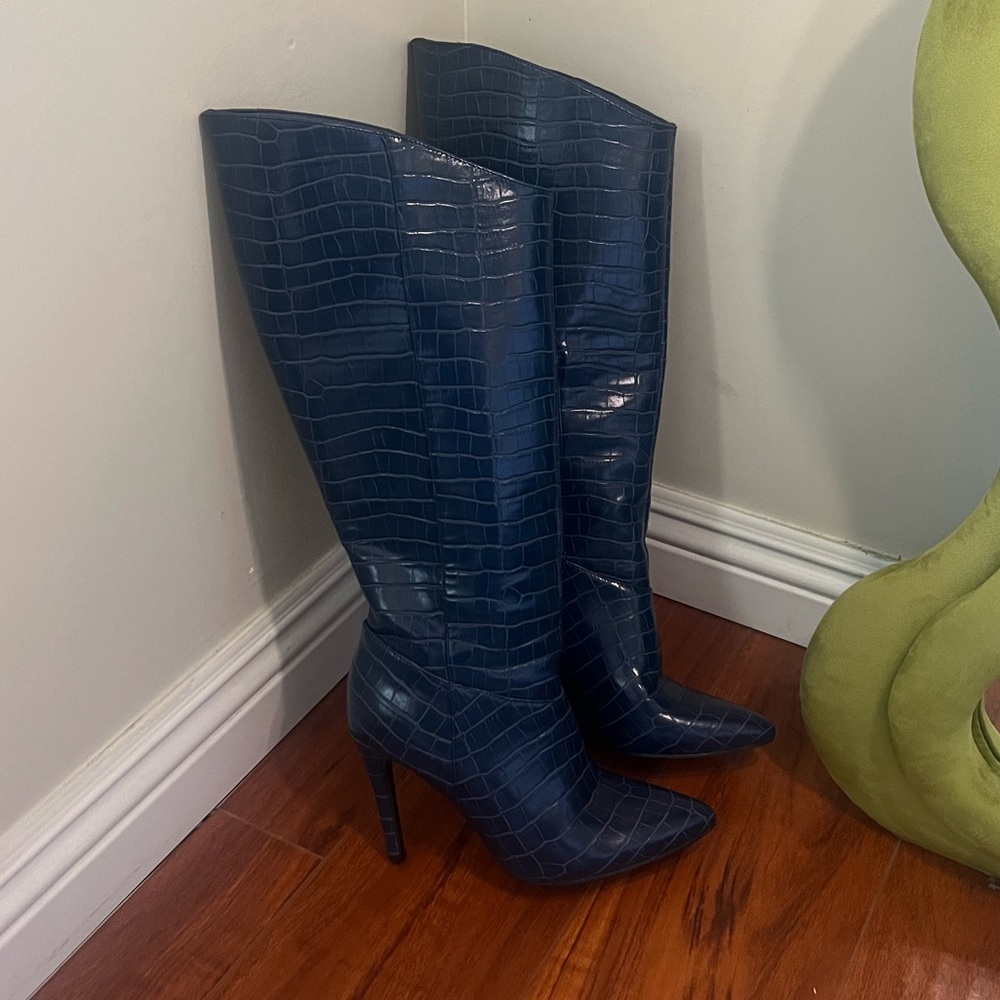 Knee-High Blue Stiletto Boot